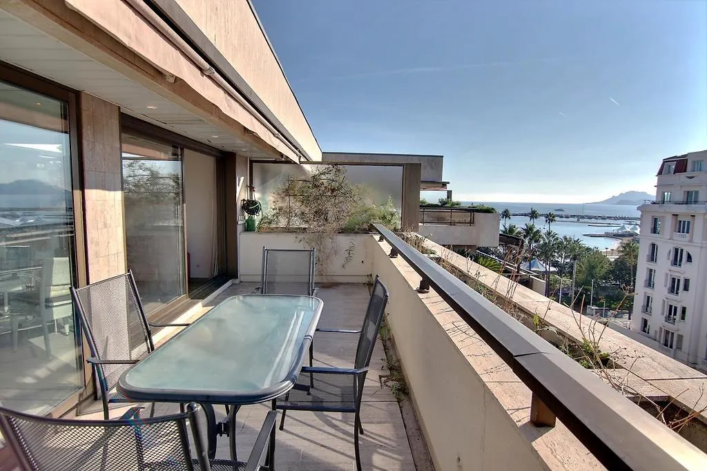 Livia Cannes Croisette Gray D'Albion Hotel France